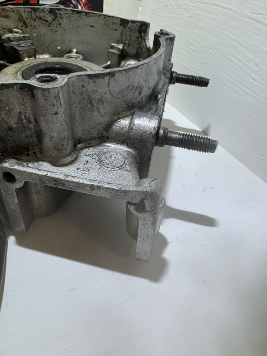 Carter gauche OEM YAMAHA 125 YZ 1989 3JD référence 1LX1511111 Occasion