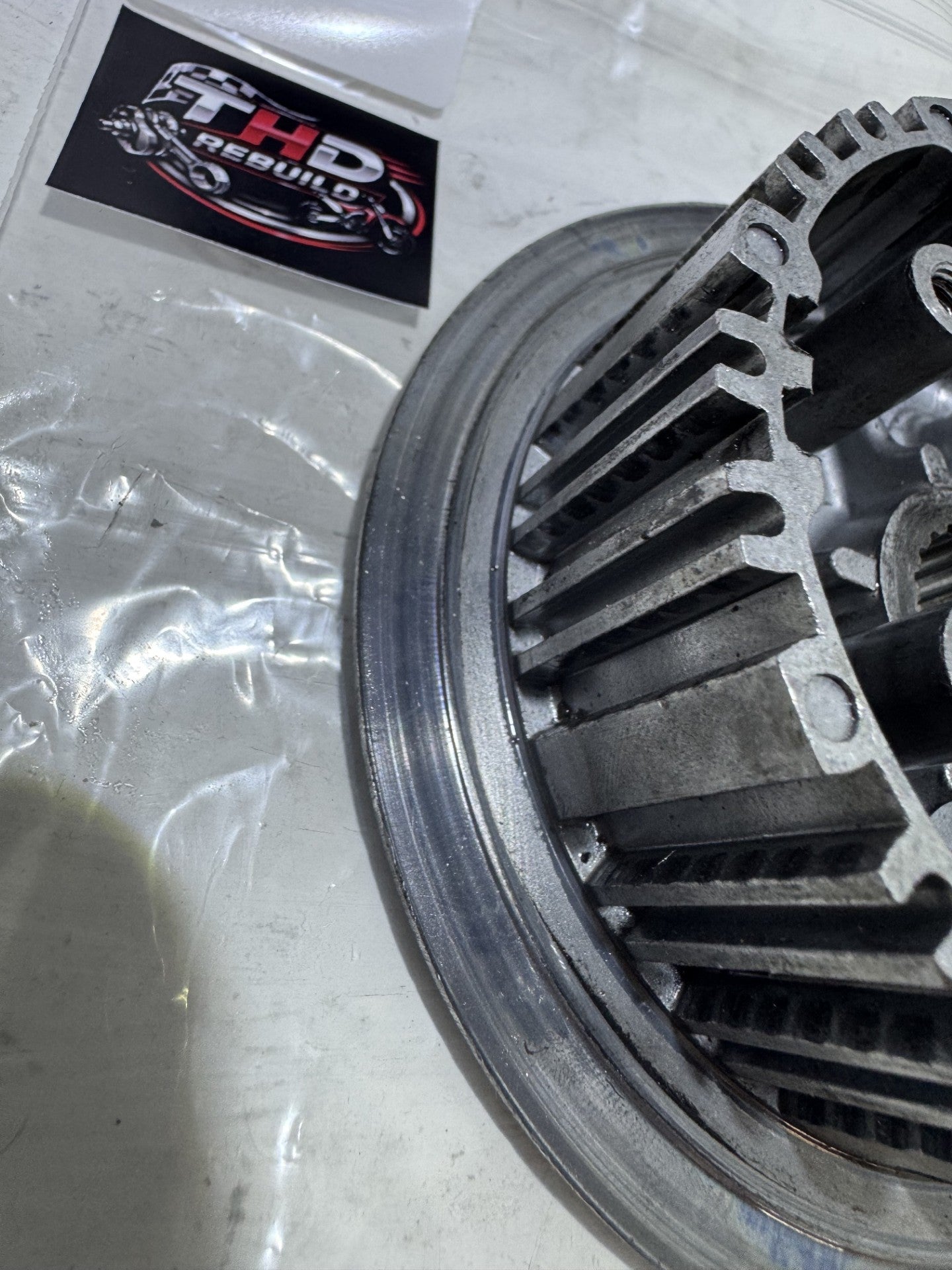 Noix embrayage ( Usée ) OEM HONDA 250 CRF 2004 à 2009 / 125 CR 2000 à 2007 référence 22120KRNA00 Occasion