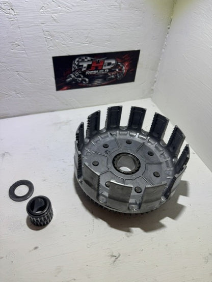 Cloche embrayage OEM KAWASAKI 125 KX 1990 à 1991 référence 130951234 Occasion