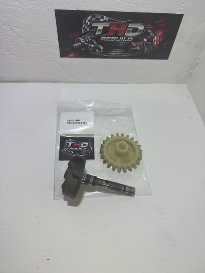 Arbre de pompe a eau OEM YAMAHA 125 YZ 1989 3JD référence 1LX1245000 Occasion