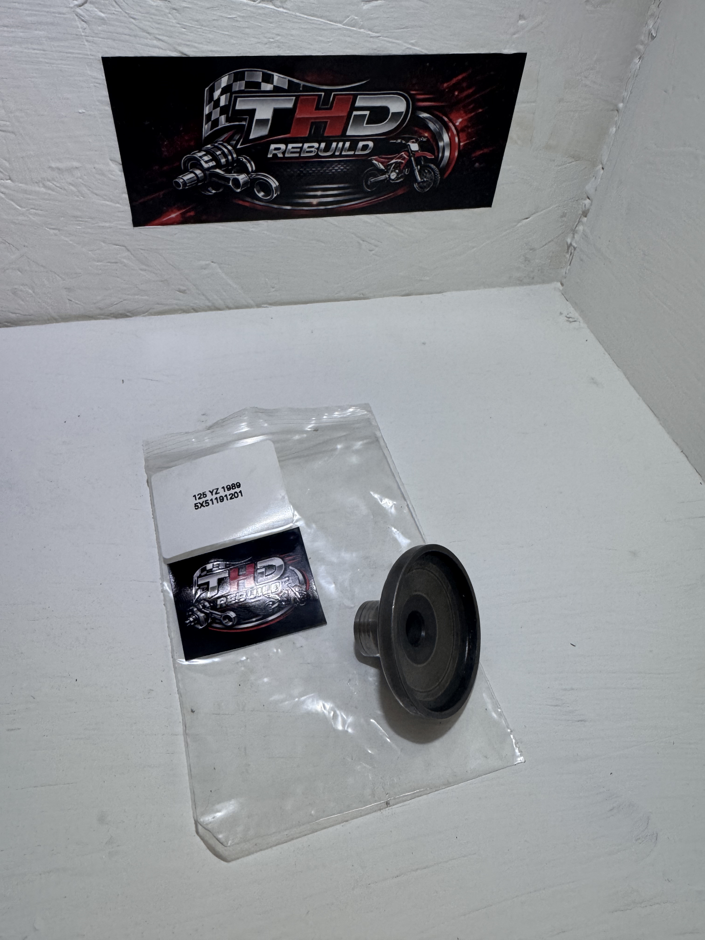 RETAINER, WEIGHT OEM YAMAHA 125 YZ 1987 à 1993 / 250 YZ 1983 à 1992 référence 5X51191201 Occasion