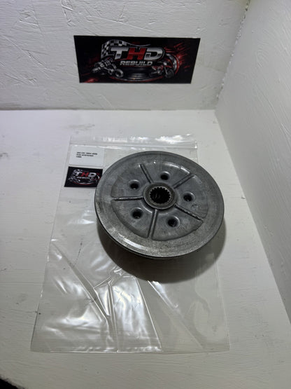 Noix embrayage ( Usée ) OEM HONDA 250 CRF 2004 à 2009 / 125 CR 2000 à 2007 référence 22120KRNA00 Occasion